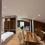 Bianca & Tirana 酒店