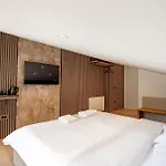 Bianca & * Priska e Madhe