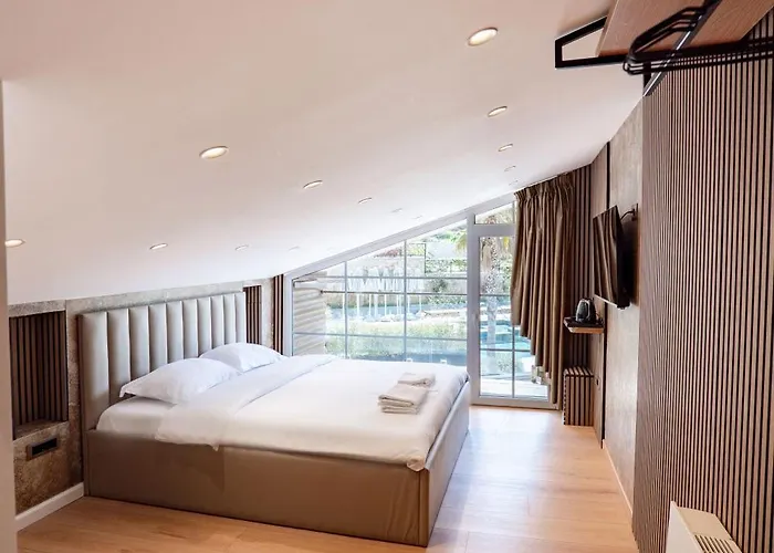 Bianca & Ξενοδοχείο *