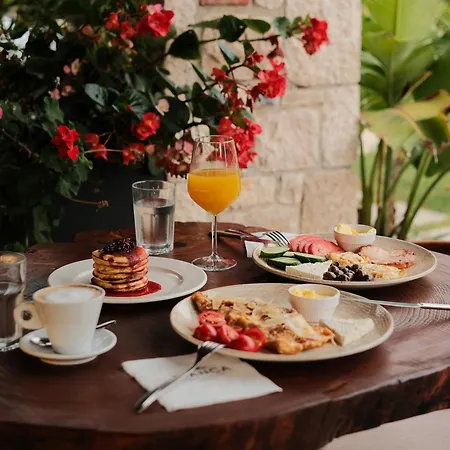 Szálloda Bianca & *